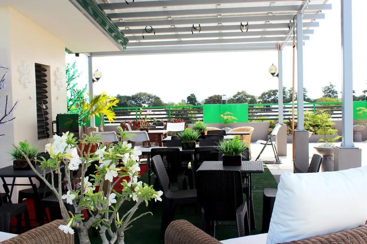 Ben'S Greentown Condotel Angeles Aparthotel